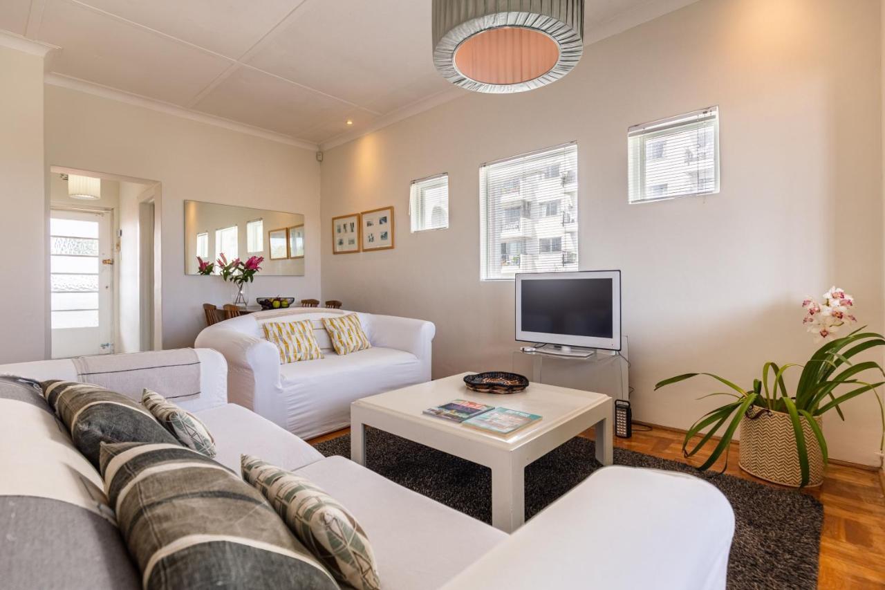 Portswood Mews - Chic White Studio Apartment Green Point Cidade Do Cabo Exterior foto