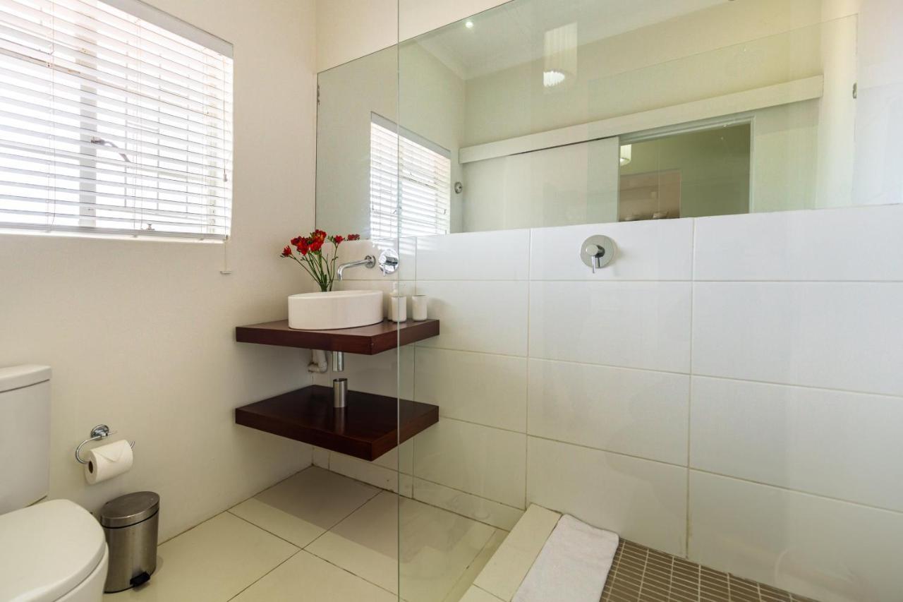 Portswood Mews - Chic White Studio Apartment Green Point Cidade Do Cabo Exterior foto