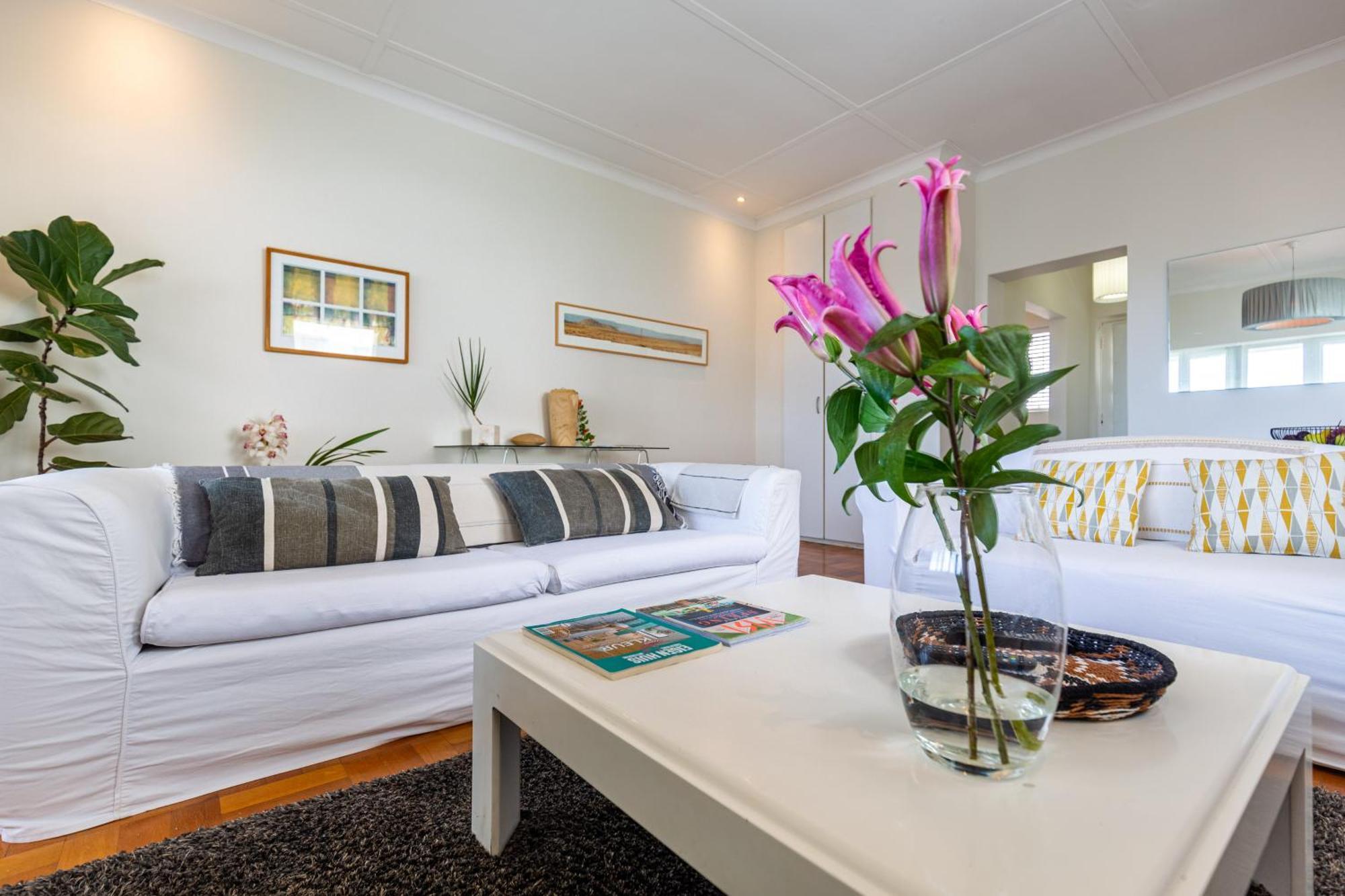 Portswood Mews - Chic White Studio Apartment Green Point Cidade Do Cabo Exterior foto
